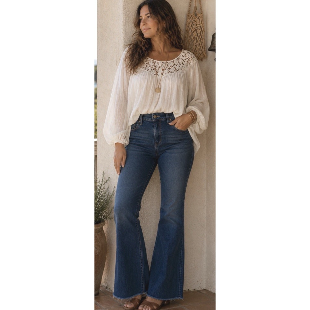 Hollister Womens High Rise Flare Leg Jeans‎ Size 13 Raw Split Hem Grunge 31 x 31